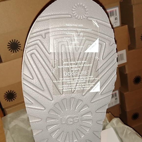 Ugg Azalea Charm - Picture 3 of 5